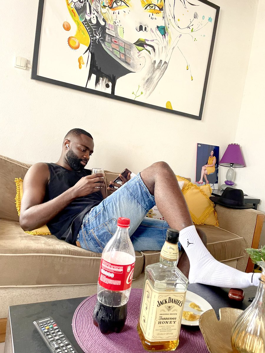 Enisgerard's tweet photo. Bon week-end ✌🏾 https://t.co/S7vAEBhIOA