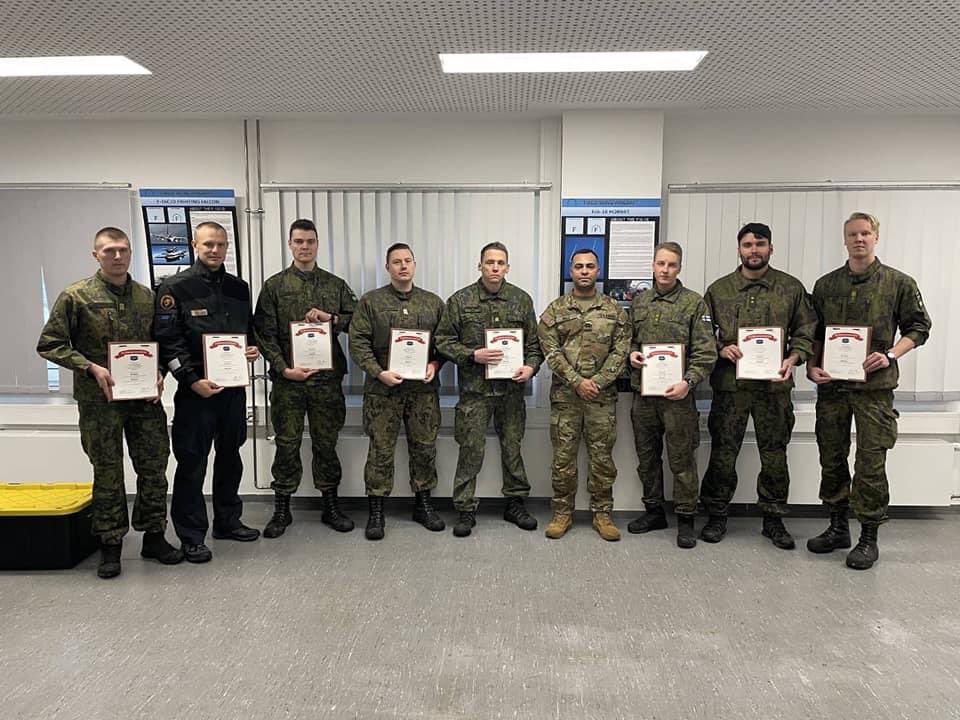 JMRC_Vampire07's tweet photo. #FiresFifty no. 44: Get better every day as Individuals and Teams!

8 #Finnish Soldiers graduated the JFOC Class. Multinational Fires #Interoperability 

#TrainToWin 
#StrongerTogether 
#KingOfBattle 

@7thATC 
@HohenfelsJMRC @6_fires @7Fires3 @OfficialFtSill https://t.co/UuQ2cmzZOT