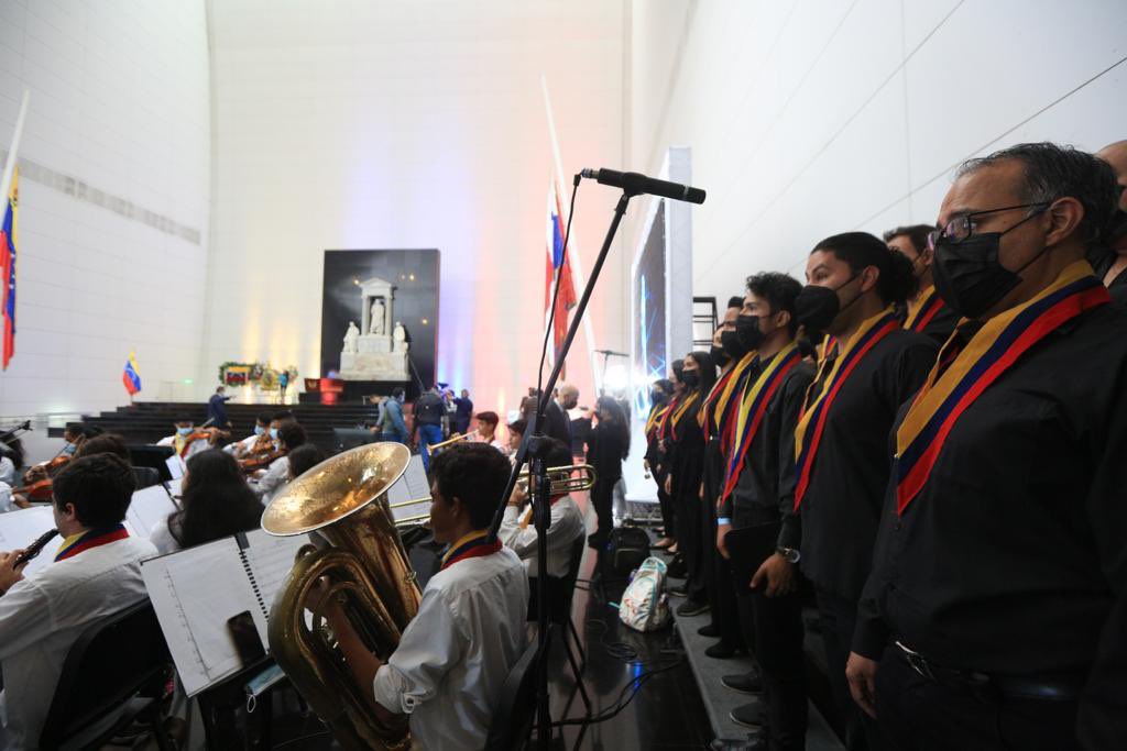 Cancilleria_ve's tweet photo. #EnFotos 📸 || Ceremonia solemne desde el Panteón Nacional con motivo del 191 aniversario del paso a la inmortalidad de El Libertador y Padre de la Patria, Simón Bolívar #17Dic #SiembraLibertaria https://t.co/7HZ40X90DZ