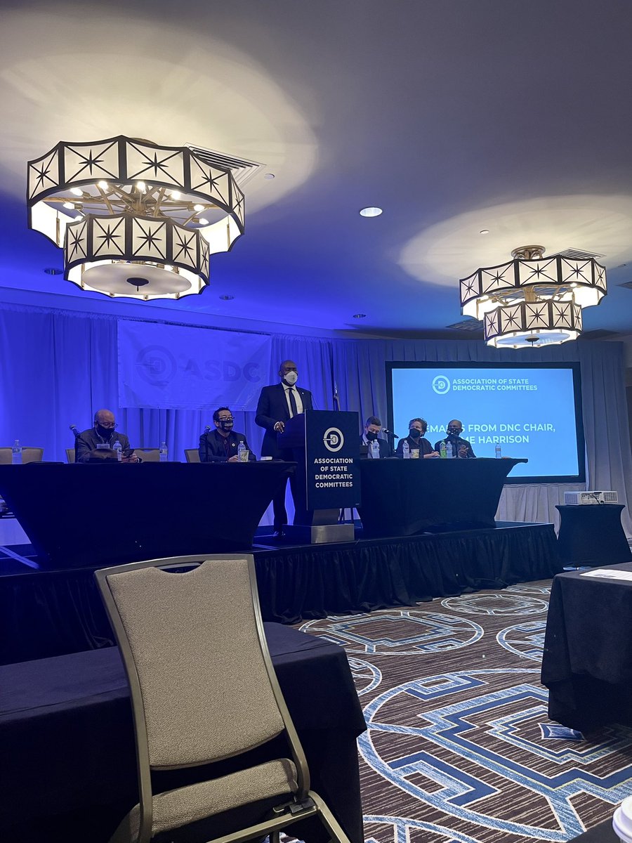 Nicole_hart_4u's tweet photo. “Democrats aren’t in disarray but like @Beyonce says “we getting in formation”
Says @harrisonjaime at the winter meeting of @DemStateParties
Chair @GrantTennille got a good chuckle in! #dem4life #ArkDems @ArkDems 🙌🏾 https://t.co/eD6NwMIODz