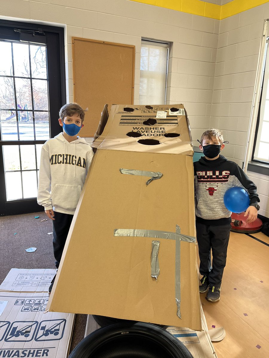 rachelskahn's tweet photo. Some final products!! 📦 #RABoxDay #RaviniaRocks #112Leads https://t.co/oJHqwaAns9