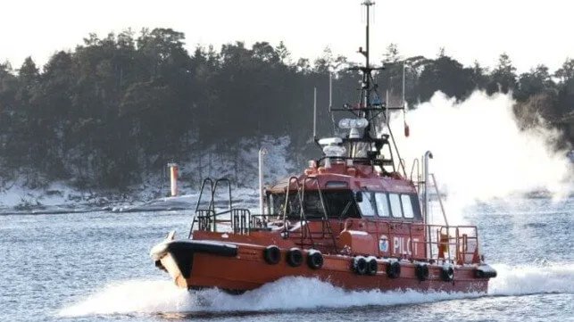 NavicomDynamics's tweet photo. The first methanol-fuelled pilot boat was launched this week in Sweden. Earlier this month #Maersk unveiled designs for 8 container vessels fuelled by #methanol. What are your thoughts on methanol as an alternative maritime #fuelsource?
https://t.co/o9X7Z7JNW1 https://t.co/KA9OBiC8PY