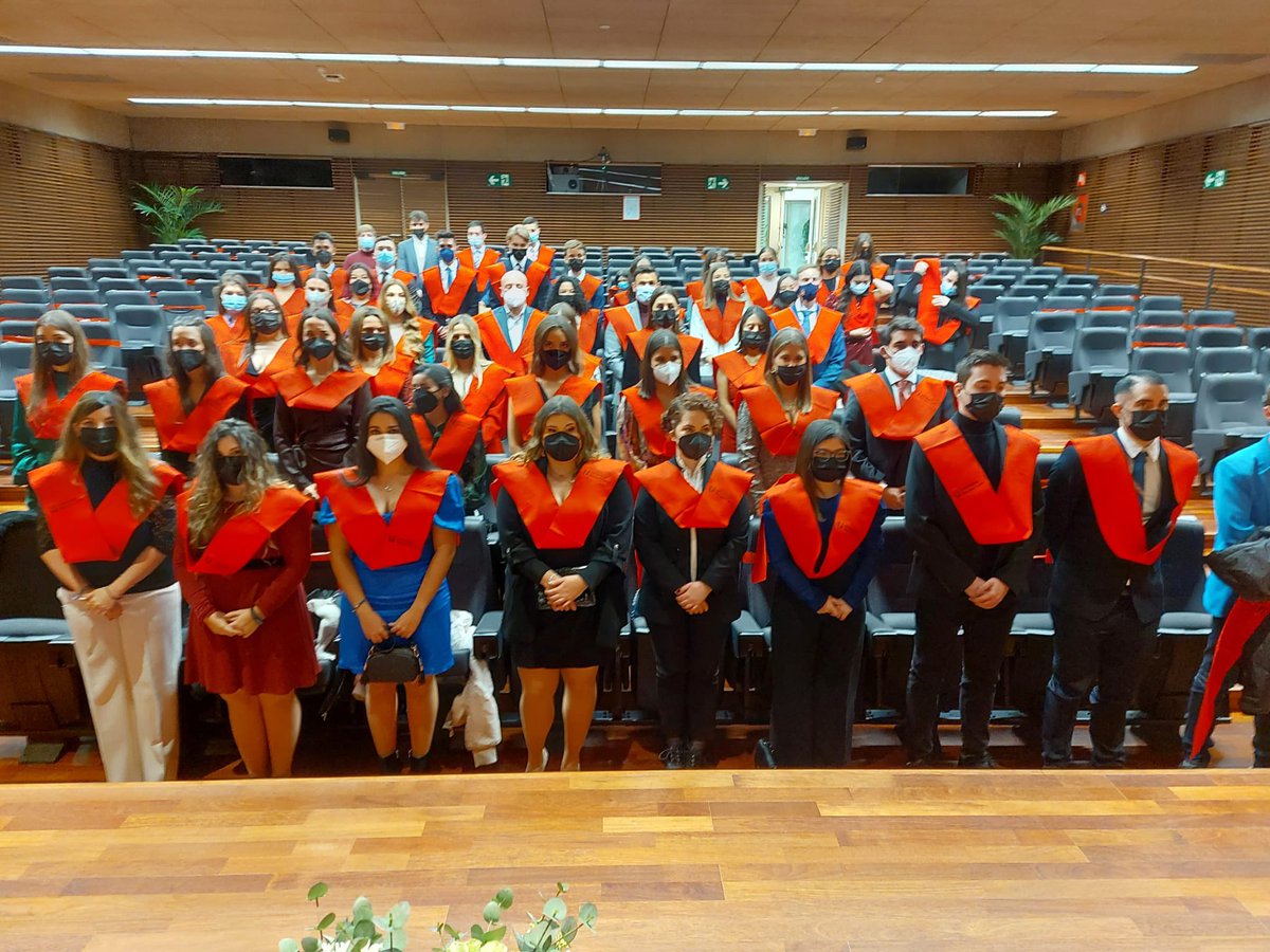 FCJS_URJC's tweet photo. ¡Después de más de treinta actos, ya podemos decir que las #graduaciones de la @FCJS_URJC del curso 20-21 han terminado!. Han sido semanas de alegría pero también de preocupación porque todo saliera bien. ¡Enhorabuena a tod@s los graduad@s! Ahora disfrutad pero con cuidado https://t.co/yZX4AvIrRQ