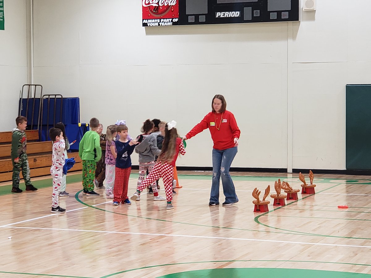 claytoncougars's tweet photo. A huge THANK YOU to our PTA, parent volunteers, and staff for making Jingle Jam so much fun for the kids today! It was a great way to end our week. @CherokeeSchools
#CCSDFam #CESfam #CougarNation https://t.co/Rfdcbkd6BX