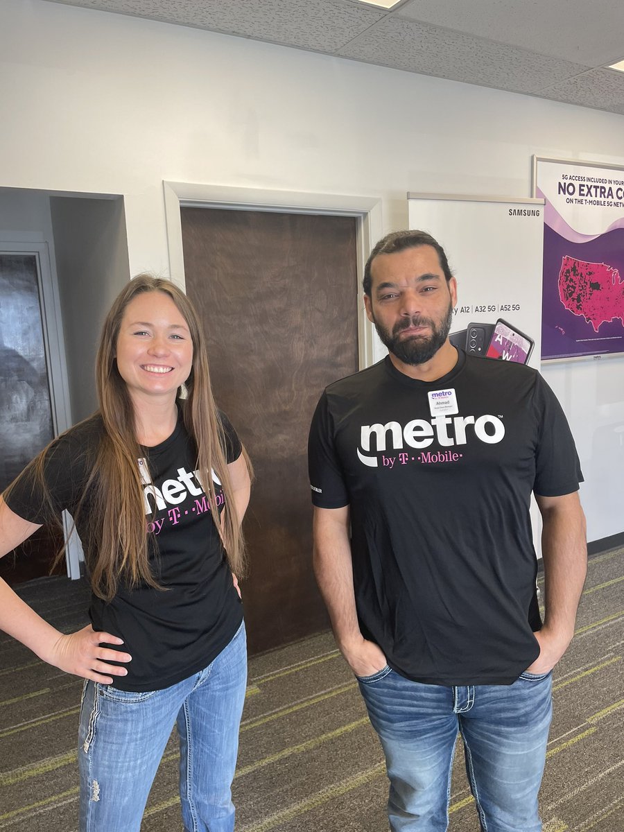 This incredible duo at 2666 Alpine in Grand Rapids should teach a master class in how to deliver a world class customer experience💜 <a href="/MsAbbylicious/">Abby Skewes</a> <a href="/WinstonAwadzi/">Winston Awadzi</a> <a href="/SteveGerevas/">Steve Gerevas</a> <a href="/thayesnet/">Terry Hayes</a> <a href="/smolsson/">Steve Olsson</a> <a href="/Steph_Gilley/">Stephanie Gilley</a>