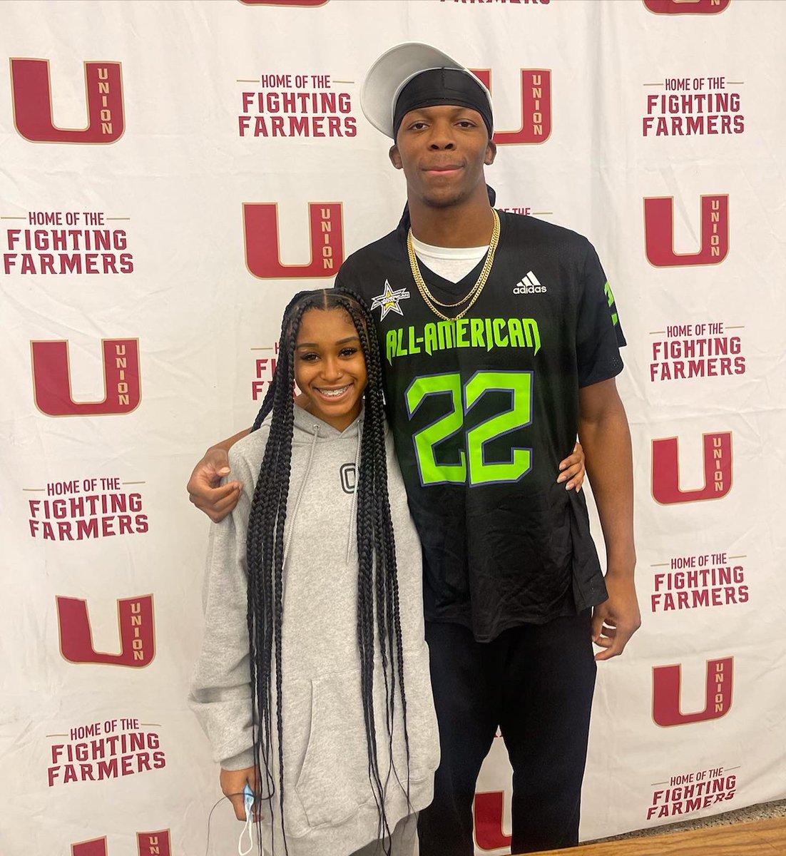 UnionHS_Sports's tweet photo. Congratulations to @davisonigb Union’s All American who will be representing us at the Adidas All American Bowl #WeareproudofU https://t.co/hDJopJEVqm