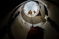 DODFireNews's tweet photo. 90 CES Fire Department partners with local agencies for Missile Silo Rescue Training https://t.co/hAUjmdxpTd #dodfire #firefighter https://t.co/W1GbgJyZLt