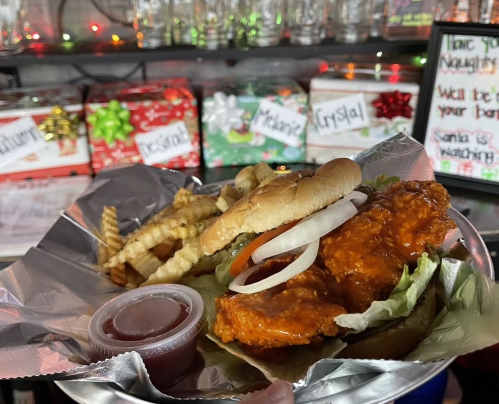 Hungry?

Check out this Buffalo chicken sandwich! You know it’s making you drool 🤤 
Guaranteed deliciousness & filling! 

#thecountrygym #thegym #gulfbreeze #gulfbreezefl #gulfbreezeflorida #gulfcoast #localeats #BuffaloChickenSandwich #BuffaloChicken #chickensandwich