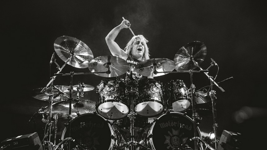 Weekend! Don't forget to play it loud! #mikkeydee