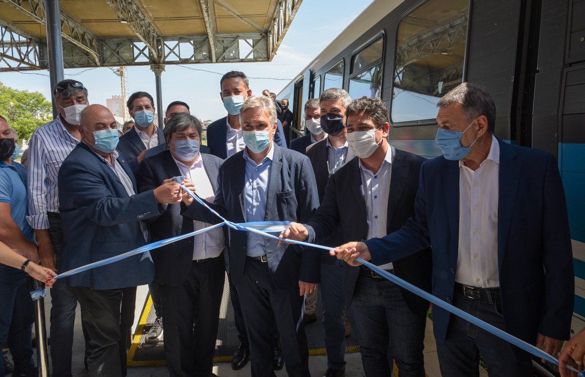 miguelsiciliano's tweet photo. VIAJE INAUGURAL DEL TREN METROPOLITANO

Acompañamos al Intendente @MartinLlaryora junto al titular de @TrenesArg @MartinMarinucci, @CaserioCarlos, @RRufeil y @PasseriniOk en la inauguración de este servicio para potenciar el transporte de Córdoba.
+ info👉 https://t.co/SIxF0odmNu https://t.co/xFNkDgwZvv