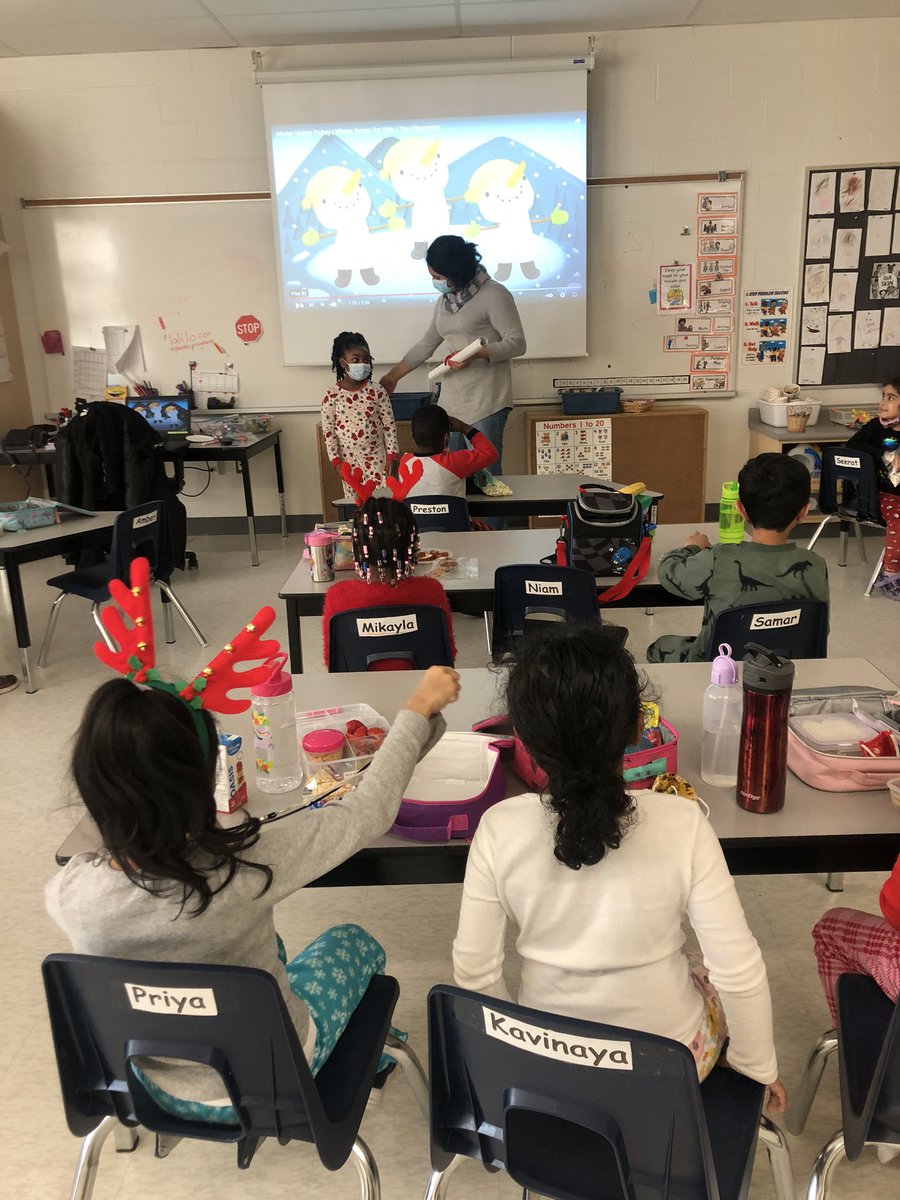 KD2DolsonPS's tweet photo. Thank you Ms. Mawani for being with KD7. We will always remember you. We wish you all the best in your teaching career! @SPaulK7 @shawn_sabourin @DolsonPS https://t.co/kDBp60xSvK