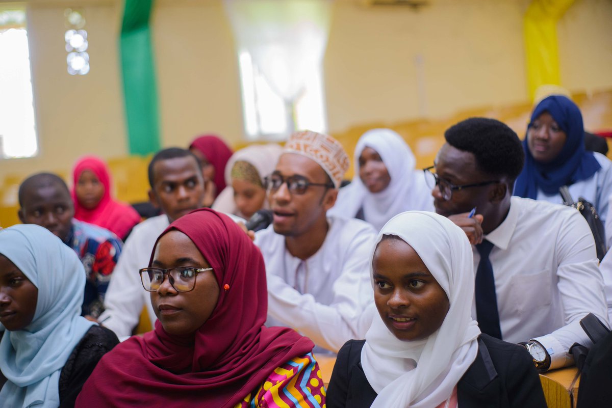 amua255's tweet photo. The first day of the AMUA Zanzibar Hackathon #universityedition held in Zanzibar University premises.
@unfpatanzania
#amuazanzibar #accelerator #innovation https://t.co/9oMVGzHvl7