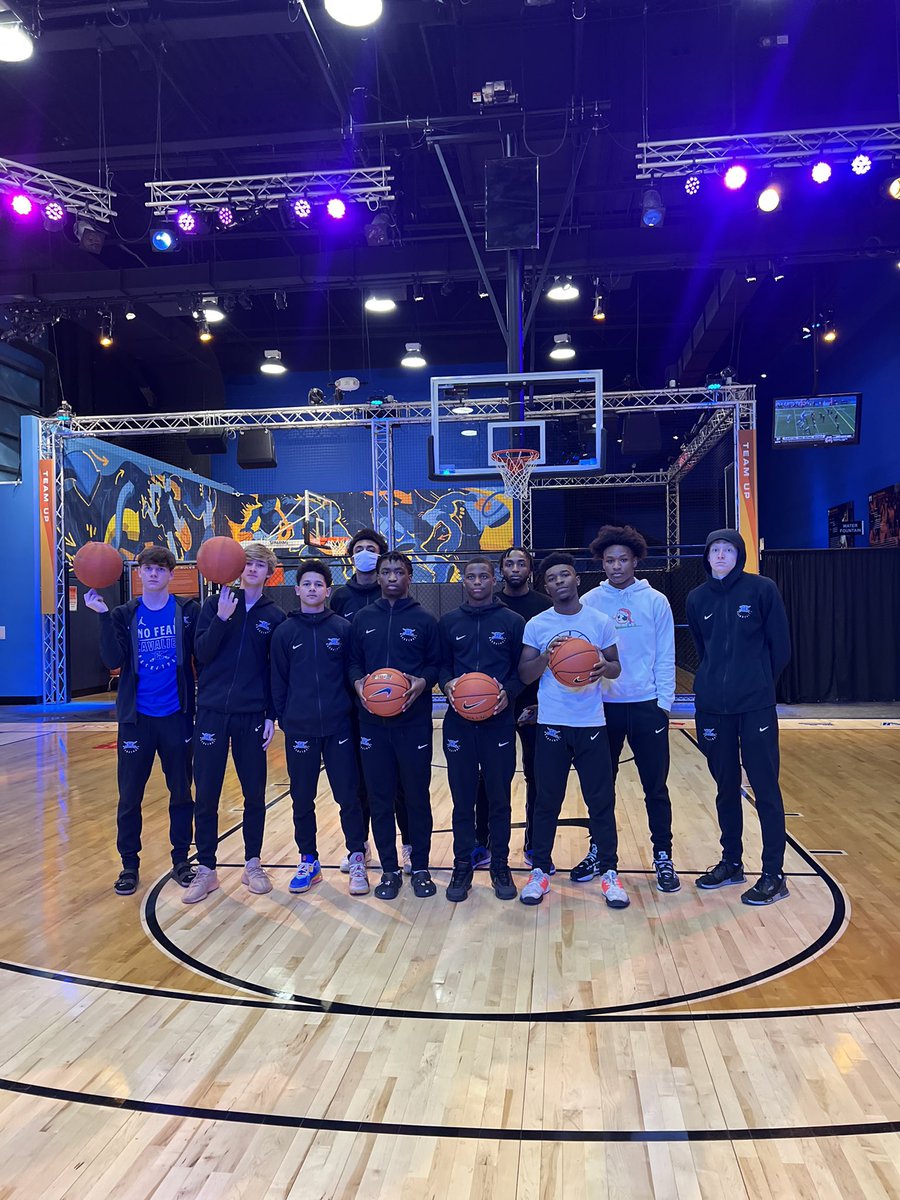 The boys have arrived in KC for <a href="/12CourtsXmas/">12 Courts of Christmas</a>. First stop, hoopin’ it up <a href="/TheCBE/">TheCBE</a>!