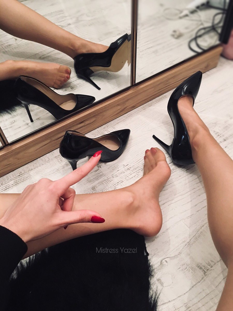 You are unable to fight your feelings of servitude at the sight of my nylons & heels. •nylonsocks nylonfetish footfetish mistress findom femdom ayakfetis evilmistress footslave finslave finsub highheels soles sockfetish smellyfeet solesworship•