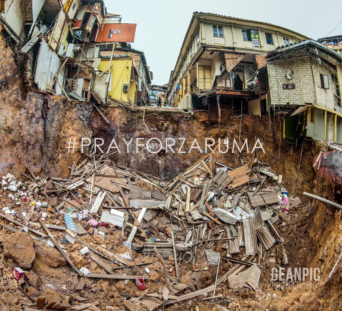 Geanpic's tweet photo. #PrayForZaruma #ZarumaSOS #Zaruma  🙏🏼😔 https://t.co/eoij9fzDwI