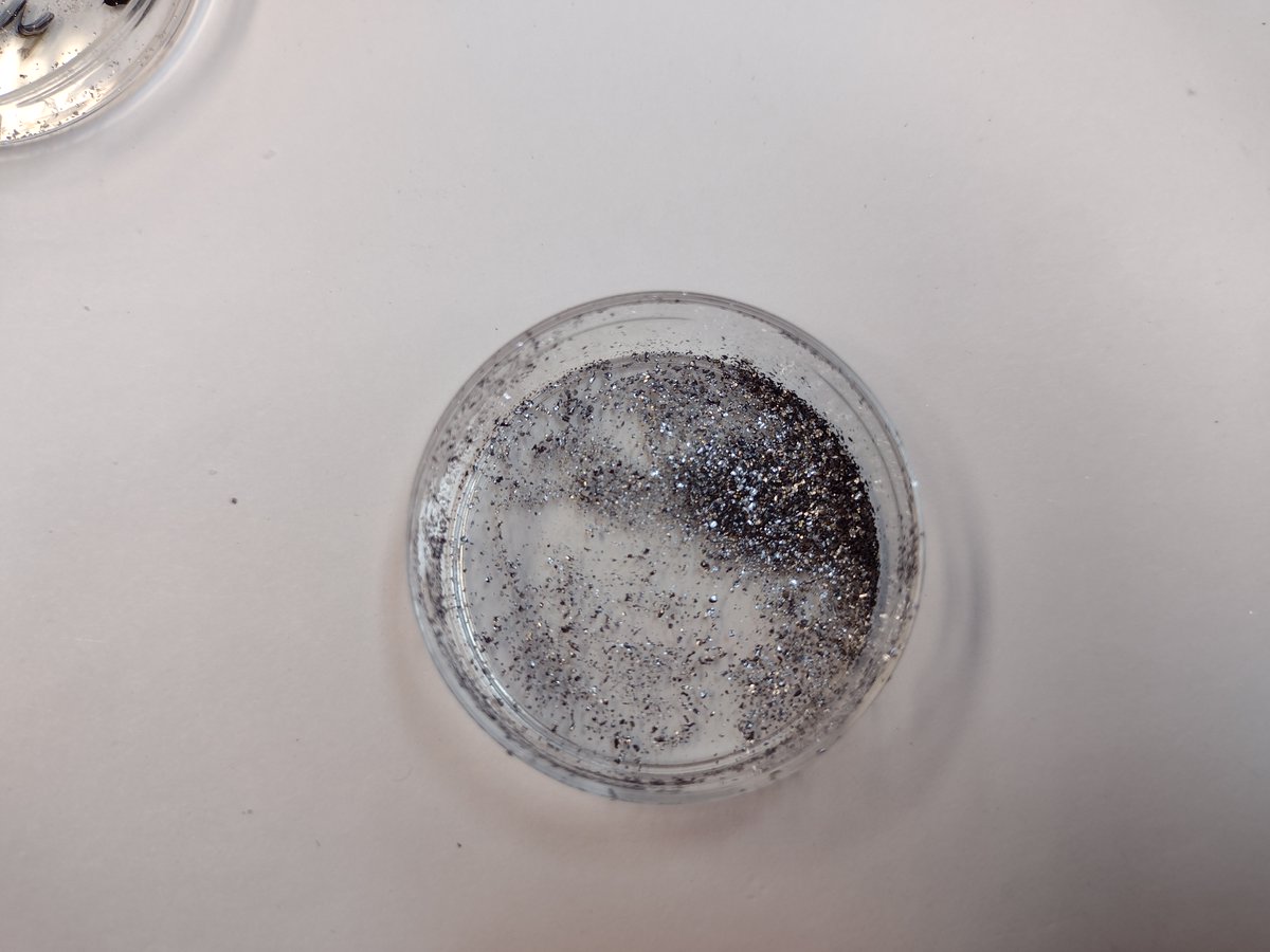DianaSahy's tweet photo. This week @InjaThijssen has been using the #SELFRAG at @BritGeoSurvey to liberate fine-grained molybdenite from various samples for Re-Os dating. Safer & more enjoyable than hydrofluoric acid-based mineral separation techniques. https://t.co/aMuVQFAtFZ