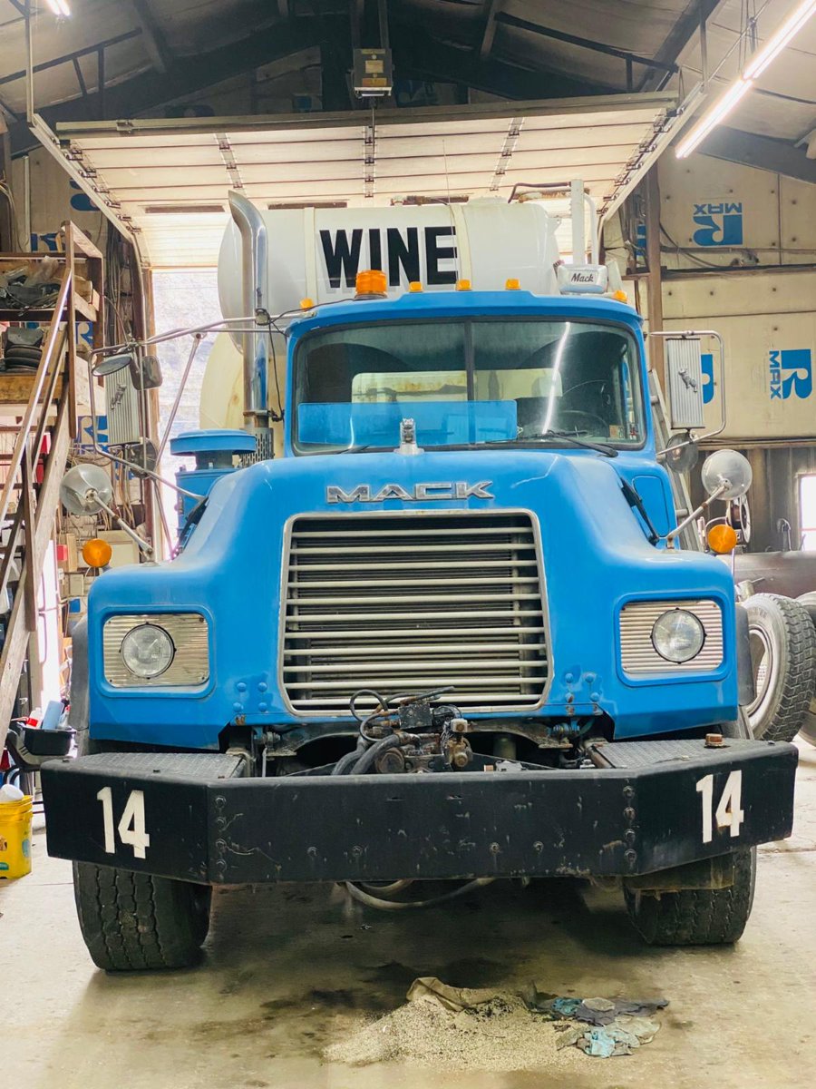 MrSign_PGH's tweet image. We always enjoy lettering the trucks for Wine Concrete.

#WineConcrete #ConcreteTruck #TruckLettering #MrSign #Pittsburghhttps://mrsignpittsburgh.com/products.cfm?signtypeProd=95294544710&amp;amp;pgtype=Truck%20Graphics