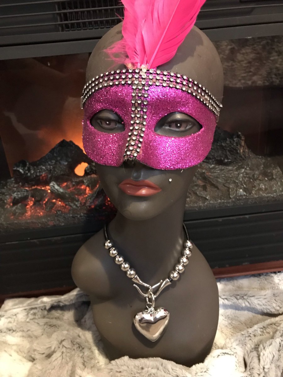 glammomsbling's tweet photo. https://t.co/PS9bajCCbj