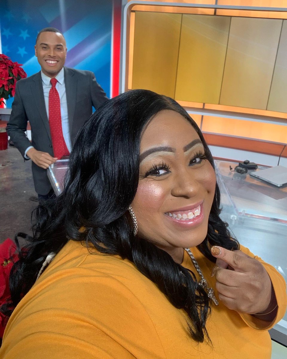 myfairladyt's tweet photo. 🤩🌟Studio selfies with my fave in between shows! #socialdistancestyle LOVE IT! 💞 @elijahwestbrook @myfairladyt @FOXBaltimore @BmoreLifestyle #workbestie https://t.co/70mSH3AUoO