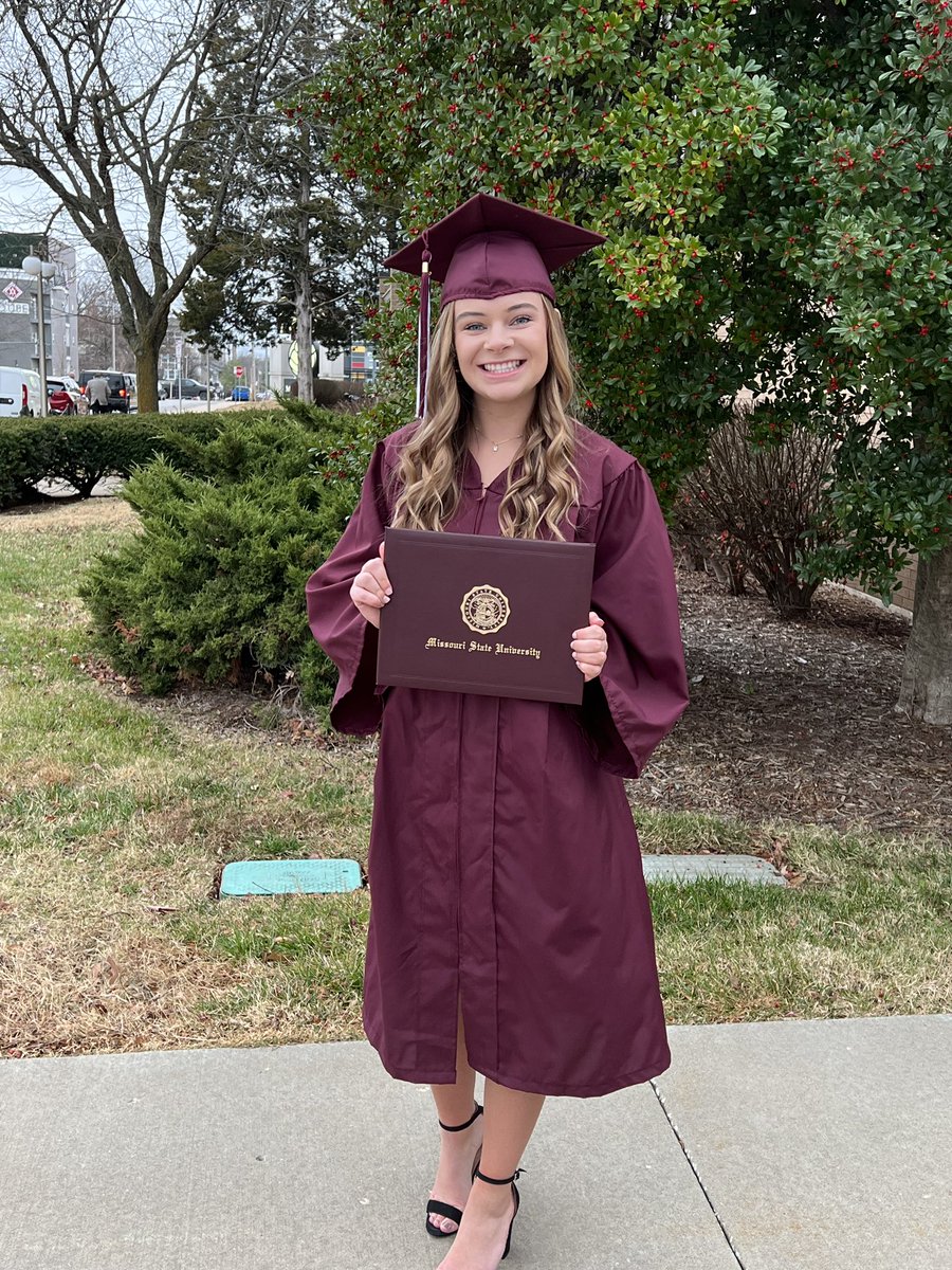 officially a <a href="/MoStateCOE/">Missouri State COE</a> grad &amp; employed as an elementary teacher starting in January within the same week. #bestweek