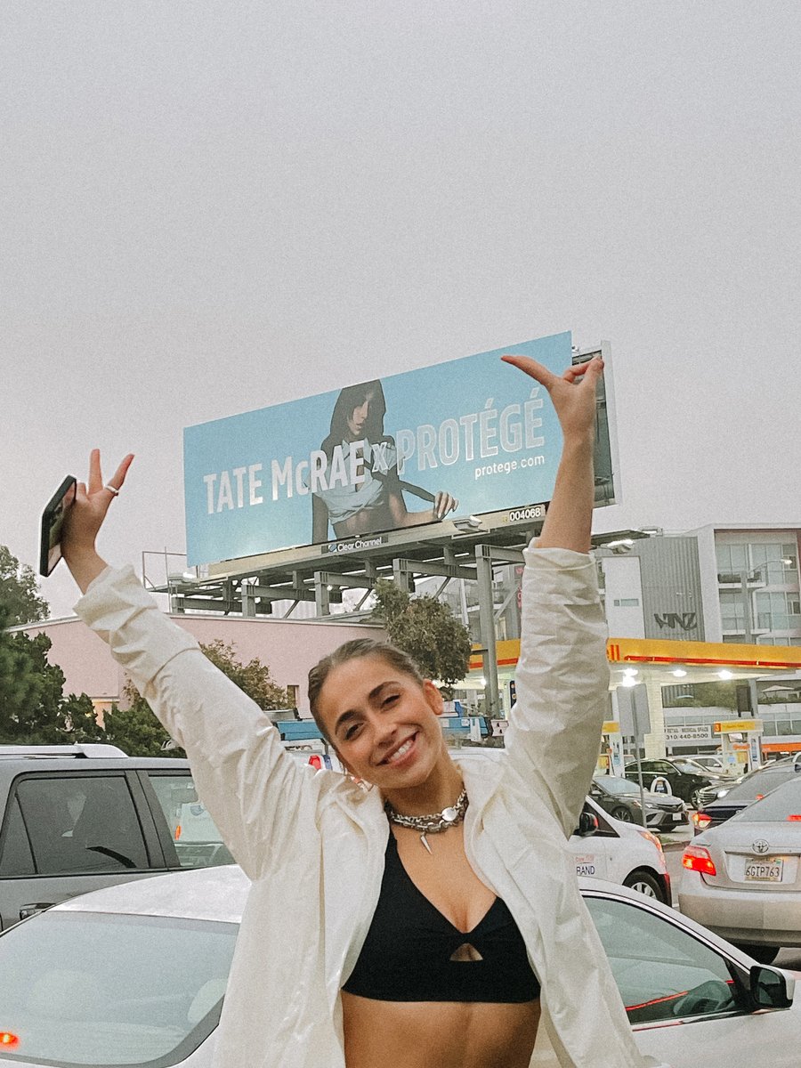 Tate McRae tweet media