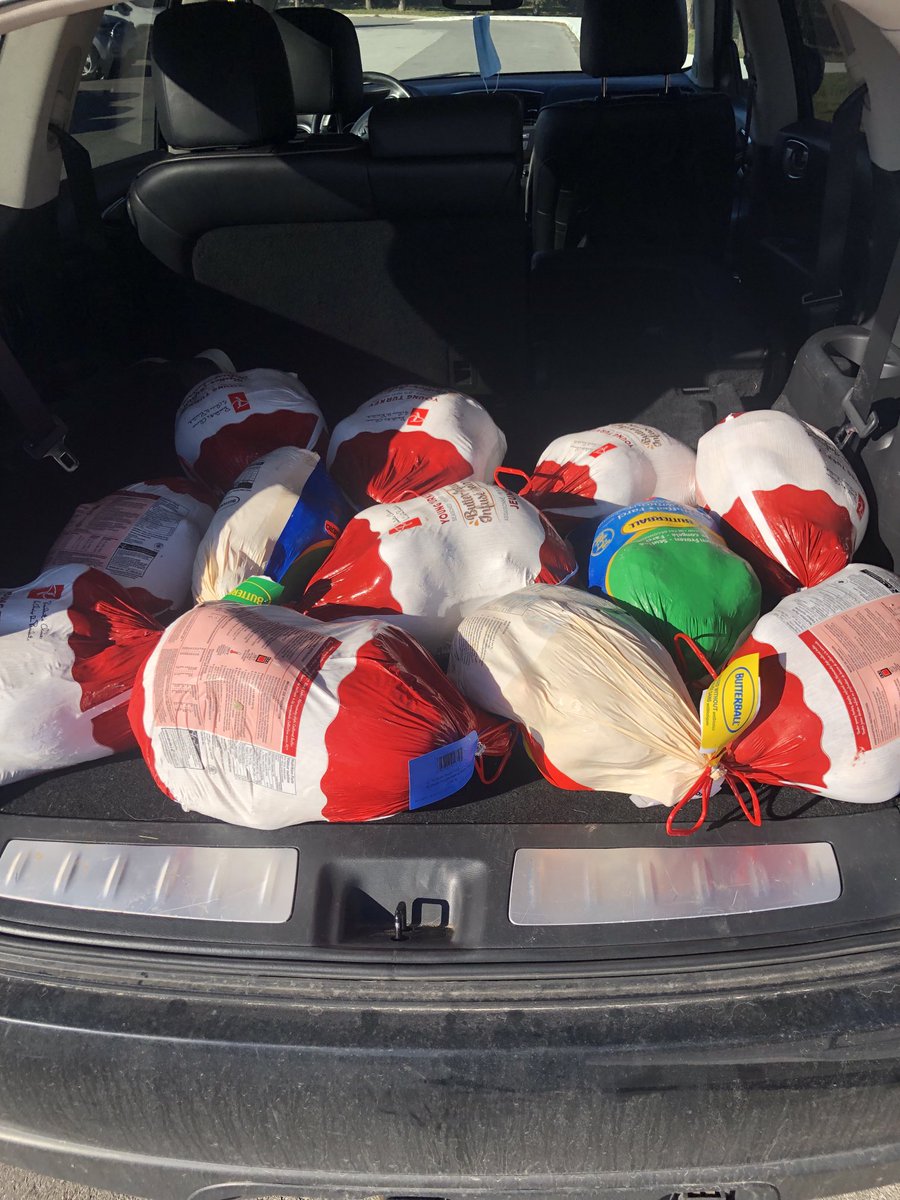 Massive thanks to ⁦@RegenBrampton⁩ for their donation of turkeys to families of students at ⁦@BramaleaSS⁩ and ⁦@EarnscliffeSPS⁩. ⁦@kevseb⁩ ⁦@TrusteeMcDonald⁩ ⁦@PeelSchools⁩