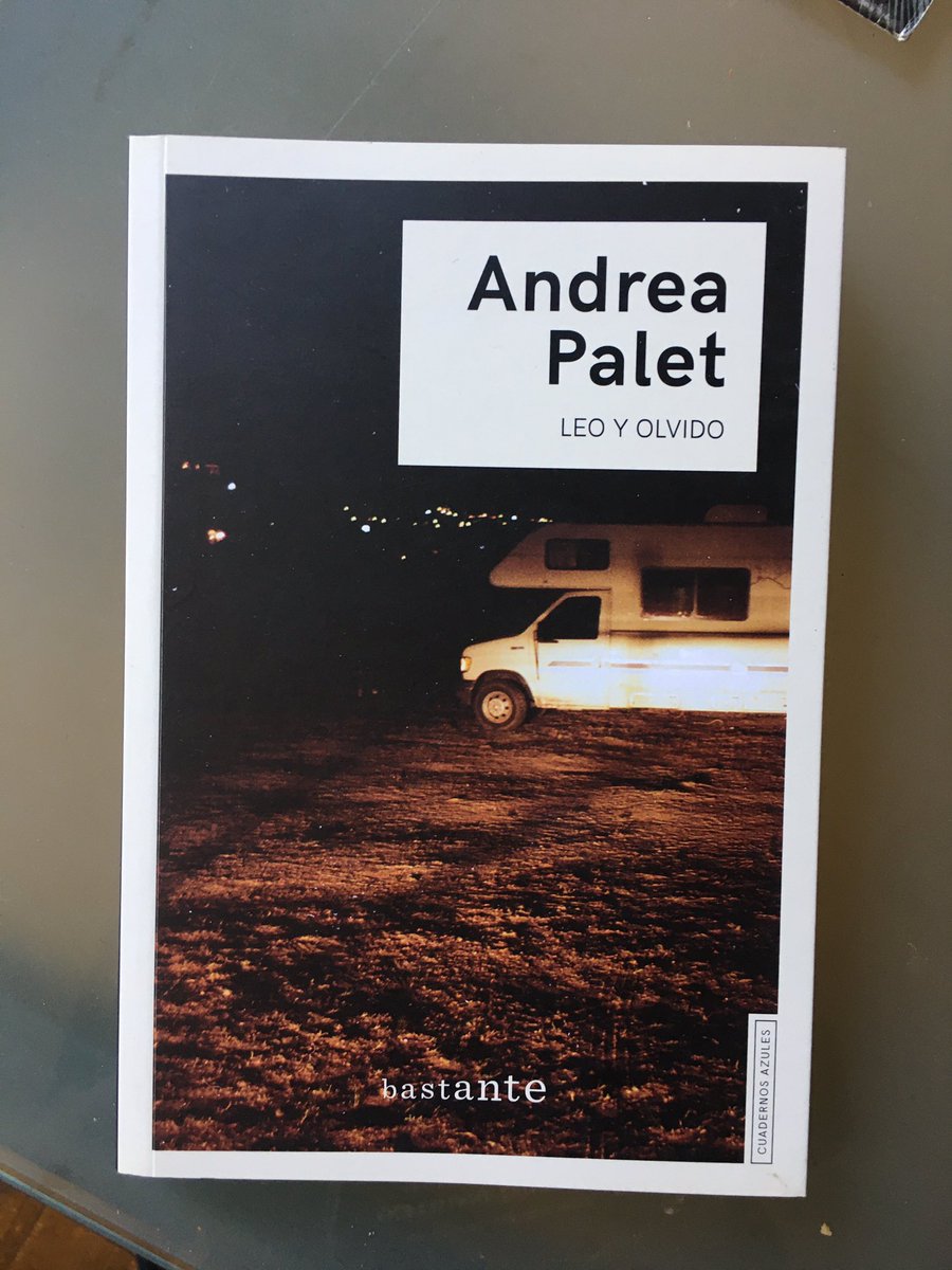 VillalobosJara's tweet photo. Por fin encontré este libro. Harto weno. Me sonaba esta chiquilla. Y además viene una columna perfecta para leer en este fin de año atroz. https://t.co/KtibYmTzca