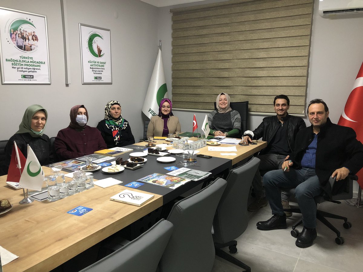 yesilaysakarya's tweet photo. Şube Başkanımız Arzu ÇAKIR Başkanlığı’nda Aralık ayı Yönetim Kurulu toplantımızı yaptık. Yıl sonu faaliyet raporumuzu istişare ettiğimiz ve yeni yıl planlamamızı gerçekleştirdiğimiz verimli bir yıl sonu toplantısıyla bağımlılıkla mücadelemize devam ediyoruz. #Yeşilay https://t.co/SyhVgRWqji