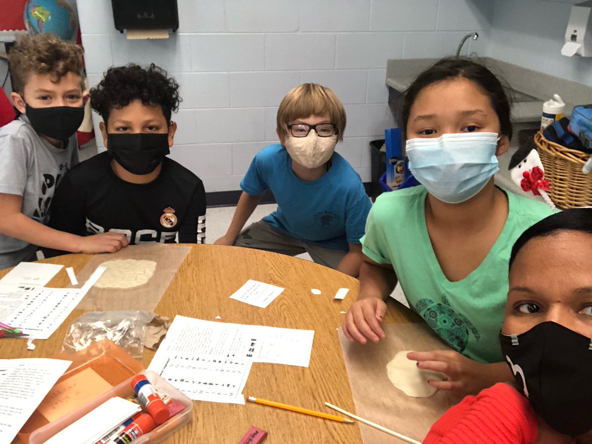 CPES5thGrade's tweet photo. Thanks to our wonderful parents who organized our craft for today! 5th graders created cuneiform name tags! https://t.co/sOdZ6pzBsb