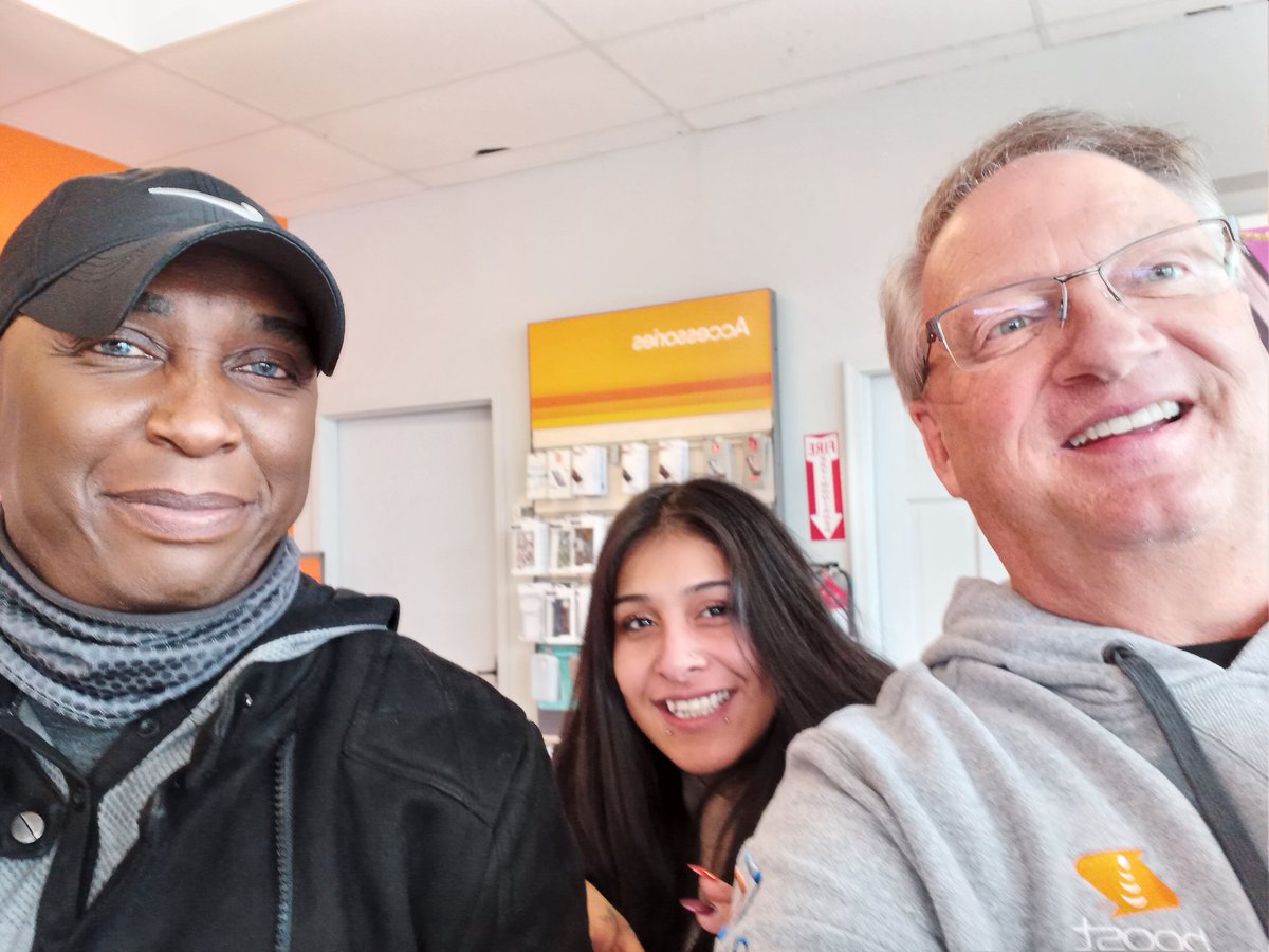 Side by Side selling with Griselda at Joes  Wireless at 1194 Rice St.  Fairly busy at store with Griselda doing a great job!! <a href="/MarcecoNation/">Marceco Ltd</a> <a href="/KarlaOre17/">Karla Ore</a> <a href="/marcecosteve/">Steve Marvicsin</a>