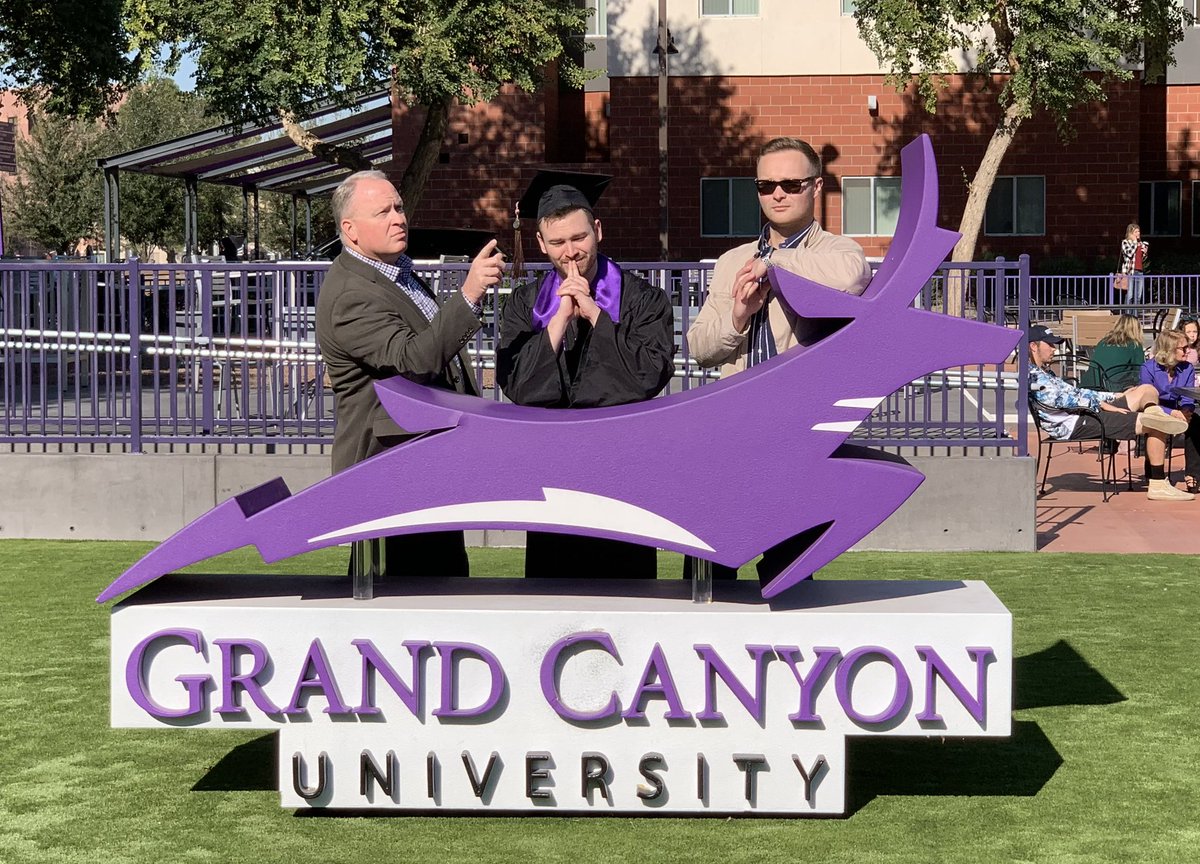 PoppaCherry10's tweet photo. Too cool for school 😎
#gcu2021 https://t.co/SpOq2fqPLl