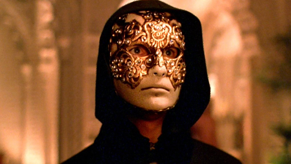eyes wide shut 24 minutes