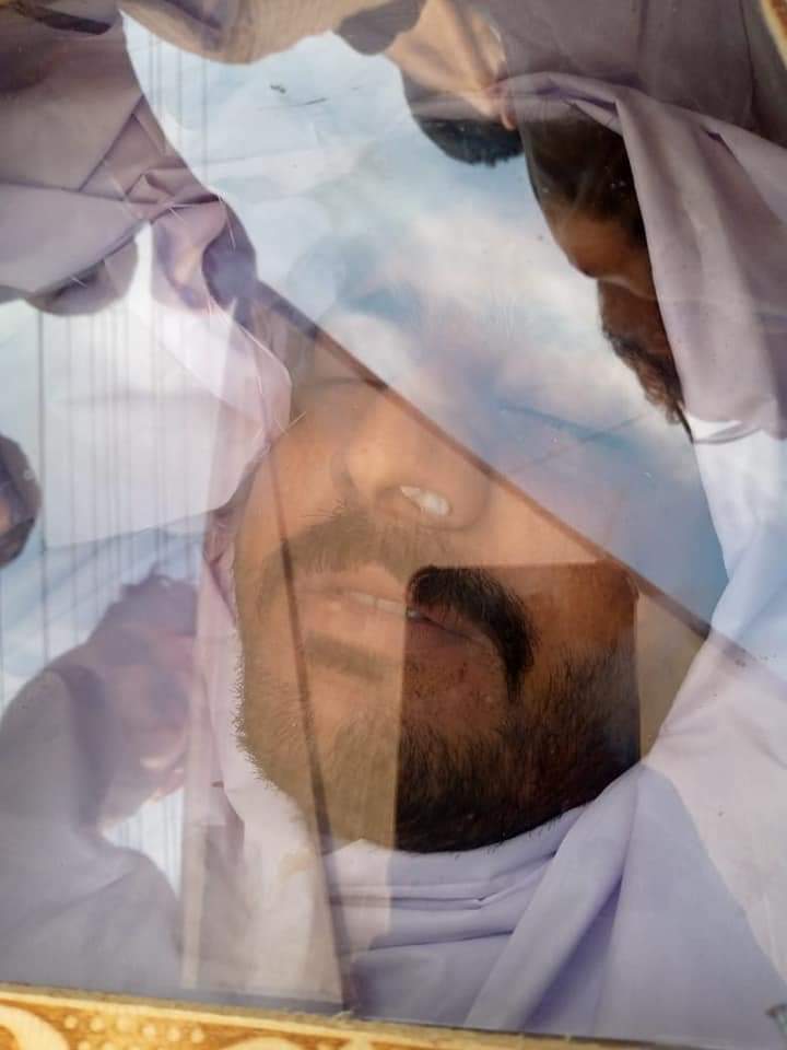 onlypashto's tweet photo. ته په غم کله پوهيږي ليونيه
غم خو زما دى چى له ژونده يي بيزار کړم
شهید محمد زاده اګره
#justiceformuhammadzada https://t.co/JKKR5VPsgc