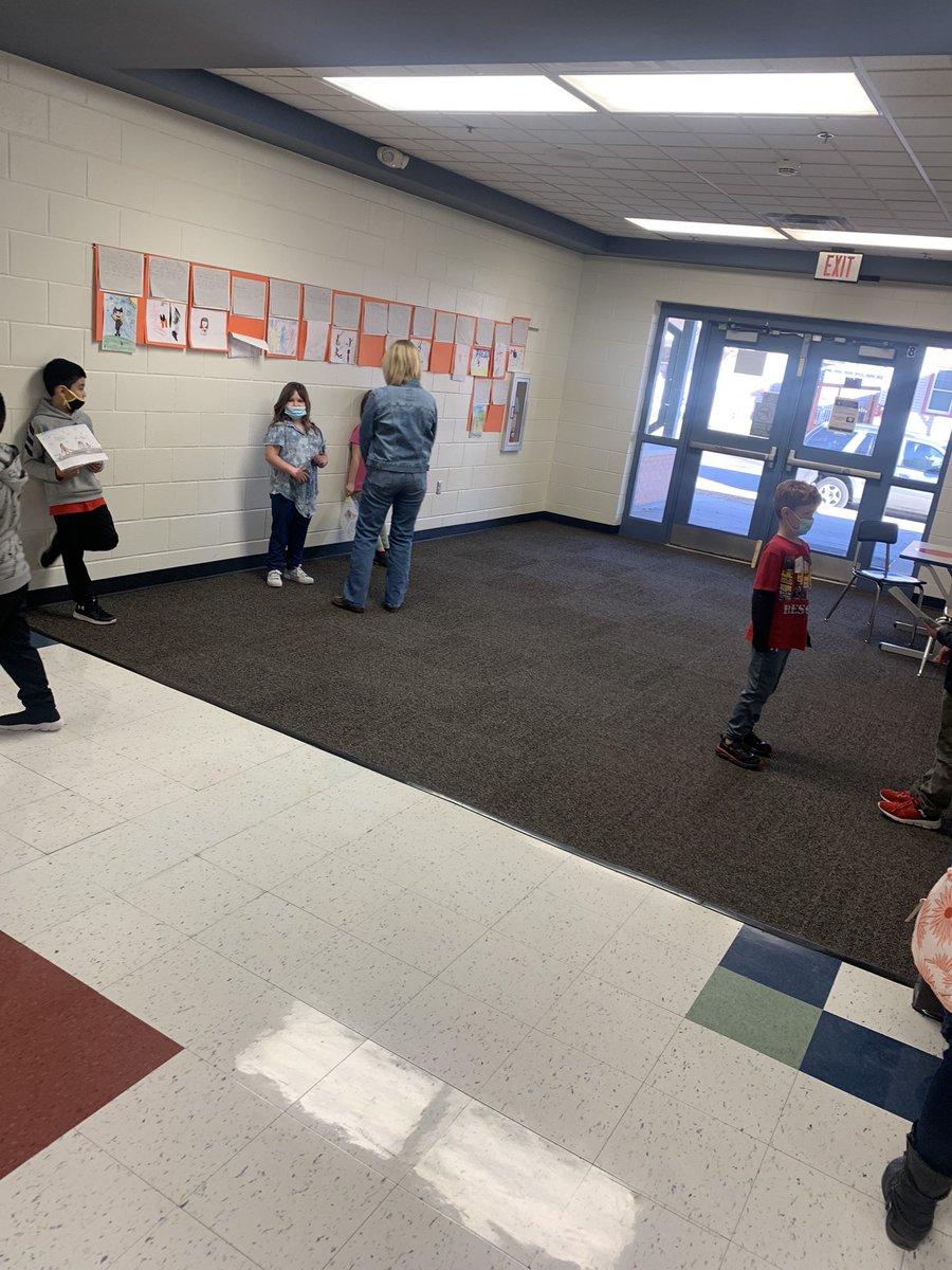 USD305's tweet photo. RT @WeAreCottonwood: Great job by our second graders with their Poetry Bash! #Why305 #CWCommunity https://t.co/Hxi74lHBsa