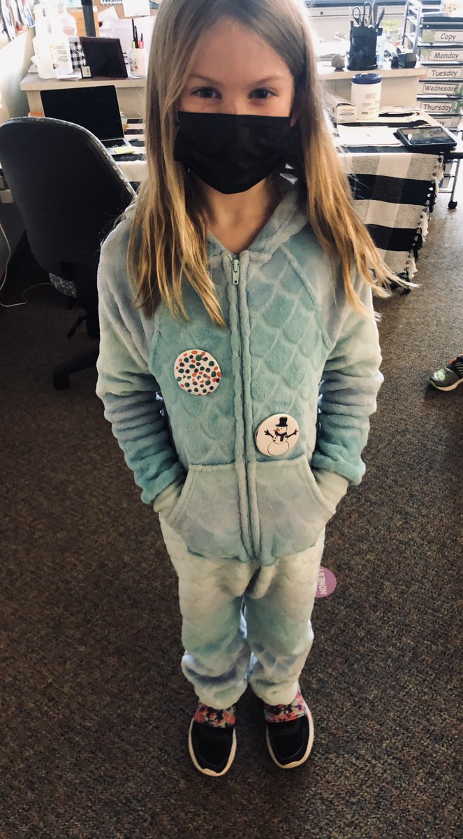 EdgeElementary's tweet image. Thanks for the cool buttons, Flynn!  
I 💜 Edgeworth Elementary School!
#Buttonmaker #mademyday #Friends #iThinkQV