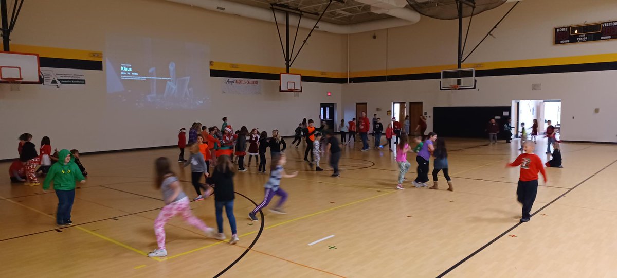 CCR2_Supt's tweet photo. Got to teach 3rd graders how to play line tag, observe finals, &amp; visit classrooms. Our students are awesome! 
Thank you to Cuba PD, CCSD, &amp; MSHP for your support &amp; time.  Great day at CCR2!  @SheriffLayman https://t.co/e46FDmQrwb