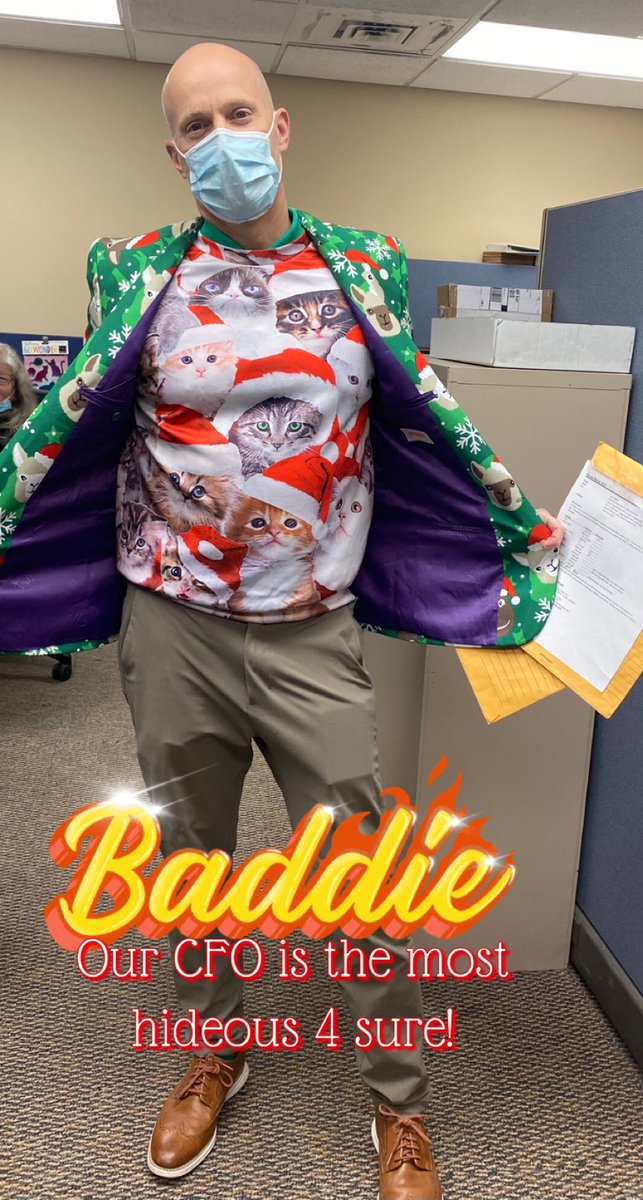 scheflertoni32's tweet photo. Boss definitely the most hideous today #1  #mecuglysweater @PrepRunningNerd https://t.co/aTdnq50nUm