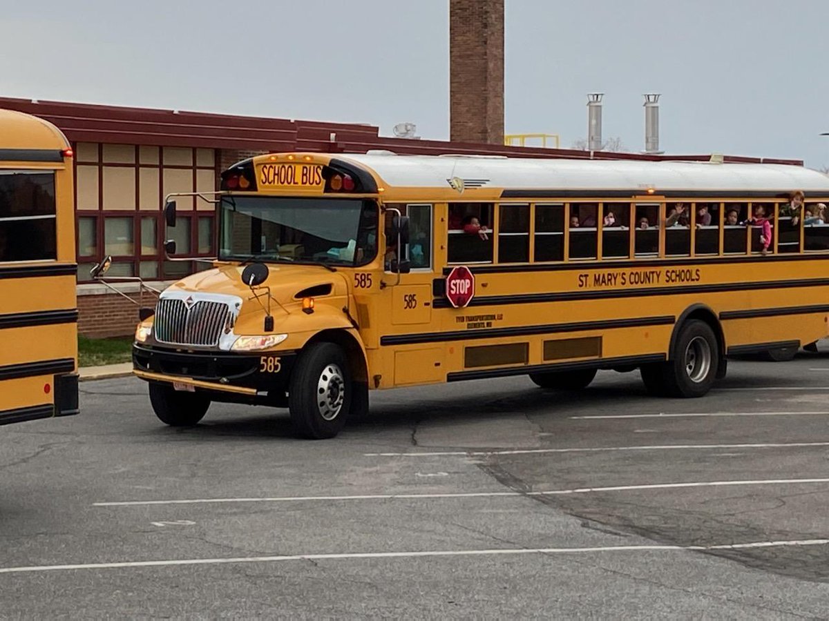 Brought a guest to <a href="/des_smcps/">DYNARD ELEMENTARY</a> for a special send off for Winter Break. We hope everyone has a safe and Merry Christmas. 🎅 🎄