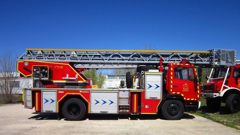 TebmorF's tweet image. Atención pregunta sin trampa!!

📌 Si tuvieras que elegir, a un incendio de nave industrial, ¿qué segundo vehículo te llevarías?

Fav ❤️ - Autoescala
RT  🔄 - Nodriza