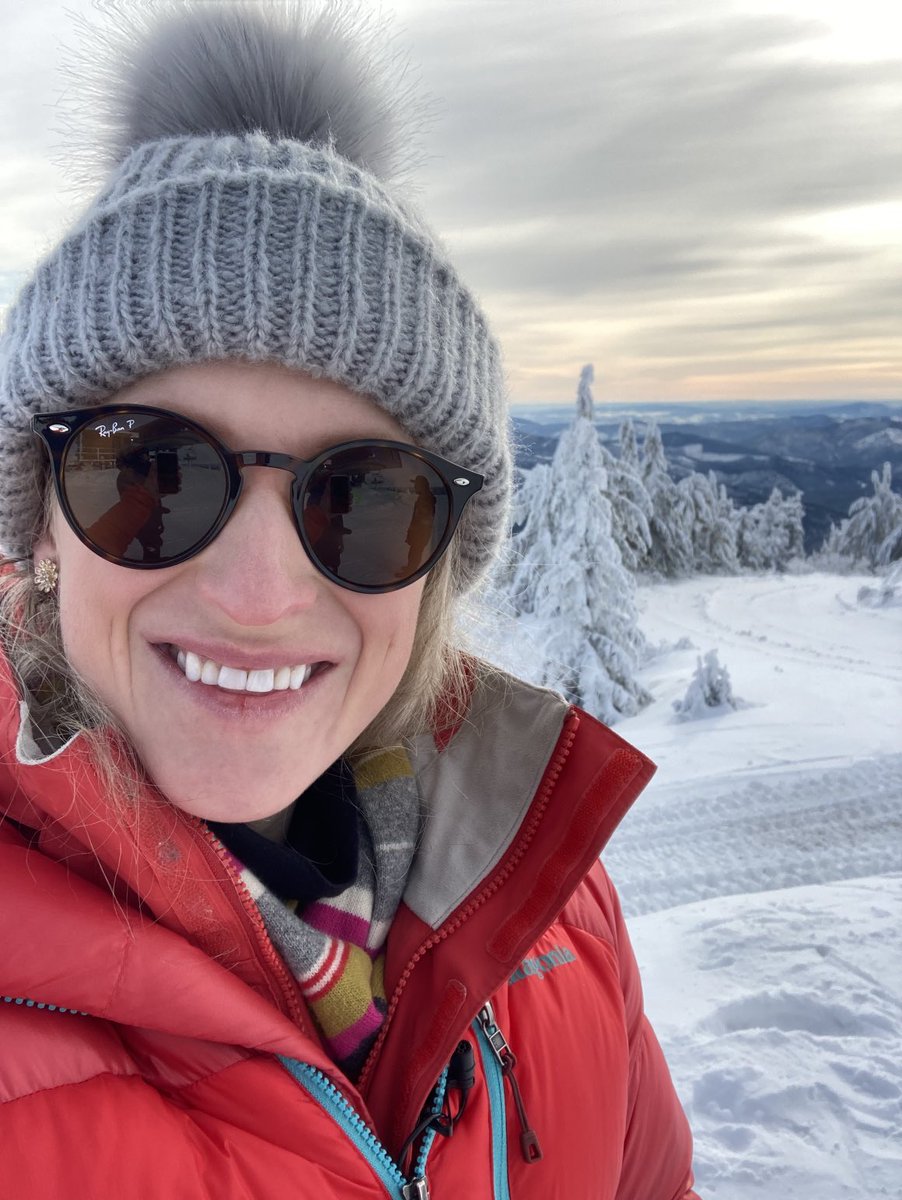 The slopes are open at ⁦<a href="/49DegreesNorth/">49DegreesNorth</a>⁩ ! ❄️

They’ll be open 7-days a week through mid-January before closing on Wednesdays and Thursdays for the remainder of the season. First chair goes up at 9 AM 🏂 

⁦<a href="/kxly4news/">4 News Now</a>⁩