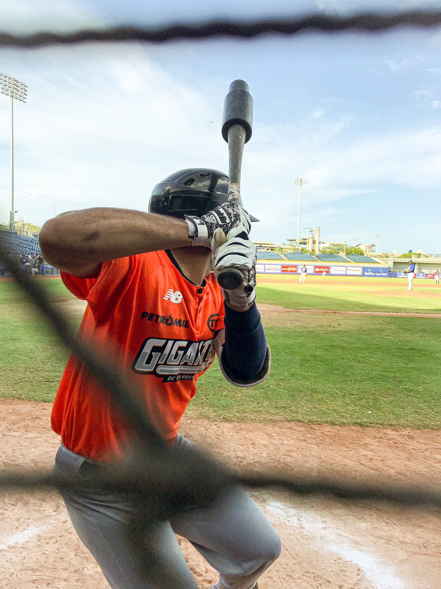 iJuanMac's tweet photo. #SomosGigantes @gigantesbaq @Melocoton1006 tu equipo del 🧡 y con regalo incluido. https://t.co/QZmXZH8bDU