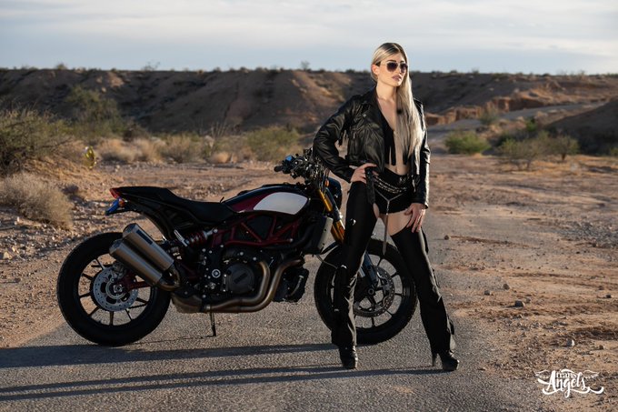 Watch Natalie Mars's leaked NSFW photo on TwXstars