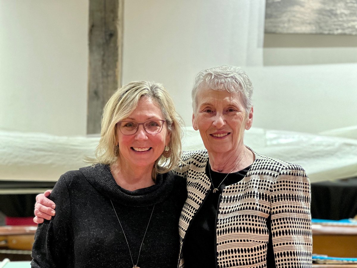 Cityofwhitebear's tweet photo. We wish outgoing City Manager Ellen Hiniker (on left w/Mayor Emerson) all the best in her future endeavors. She's been a tireless advocate for WBL &amp; a gracious leader. She will be missed by many! Thank you for your many years of public service Ellen! https://t.co/evaiIKyASW