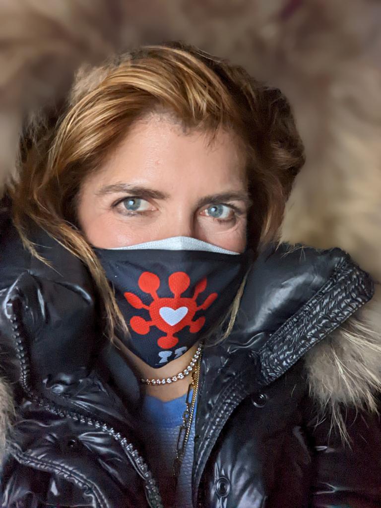 dianaberrent's tweet photo. *Quick COVID break*
I used to be a photographer.
How to take a good selfie:
- Find a good window with clouds outside. (These were just taken on airplane)
- Frame with your eyes 2/3rds to the top (horizon line)
- Set on portrait
* Post unedited #YouAreBeautiful #PostASelfie https://t.co/1JwZrYFivl