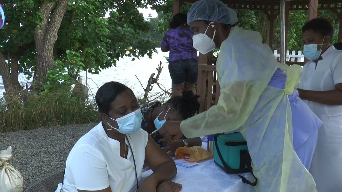 Our Resilient Islands team hosted a successful Fisher's Environmental Fun Day on Thursday at Soubise Beach, St. Andrew. 
#climatechange #grenadaredcross #redcross #funday #environment