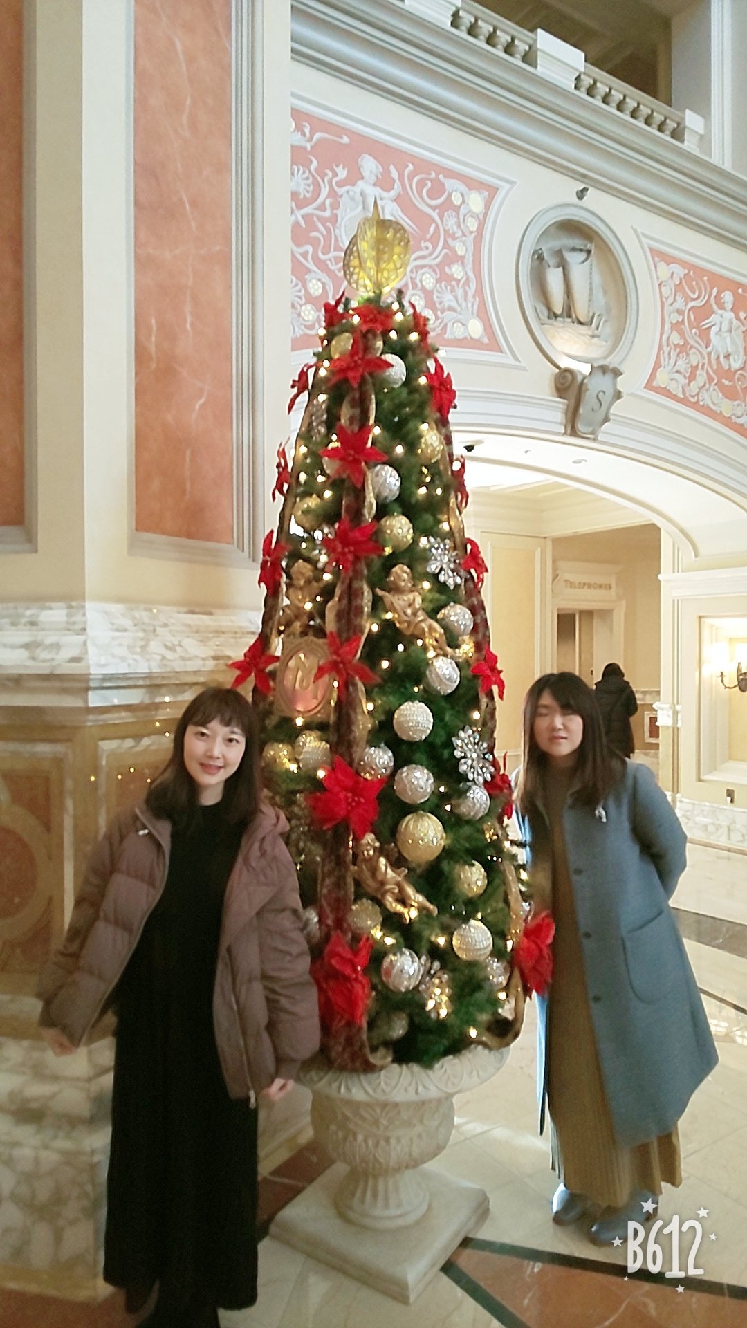 Yuuurin Auf Twitter ミラコスタの朝は パークまで時間があり 沢山写真を撮りました クリスマスはいいですね キャストさんありがとうございます 双子コーデ ディズニー服装 双子コーデディズニー クリスマスツリー ホテルミラコスタ朝 Lineして夜更かし