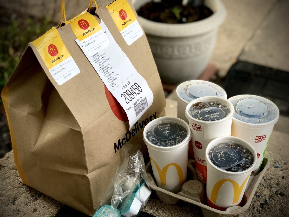MacKidDenver's tweet photo. 🍔🍟🍪 Start your weekend off right with a fresh, hot, and EASY @mcdonalds McDelivery! https://t.co/NXCVo9WFa6 #ad #mcdonalds #mcdelivery #nocookingformom https://t.co/fi7iT5rGAP