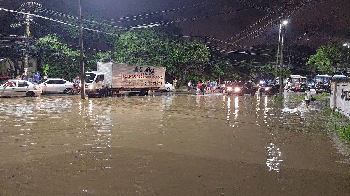 TheRodzilla's tweet photo. Chuva: a
Rio de Janeiro, cidade bem cuidada da minha RÔLA: https://t.co/OsdhYymGsl