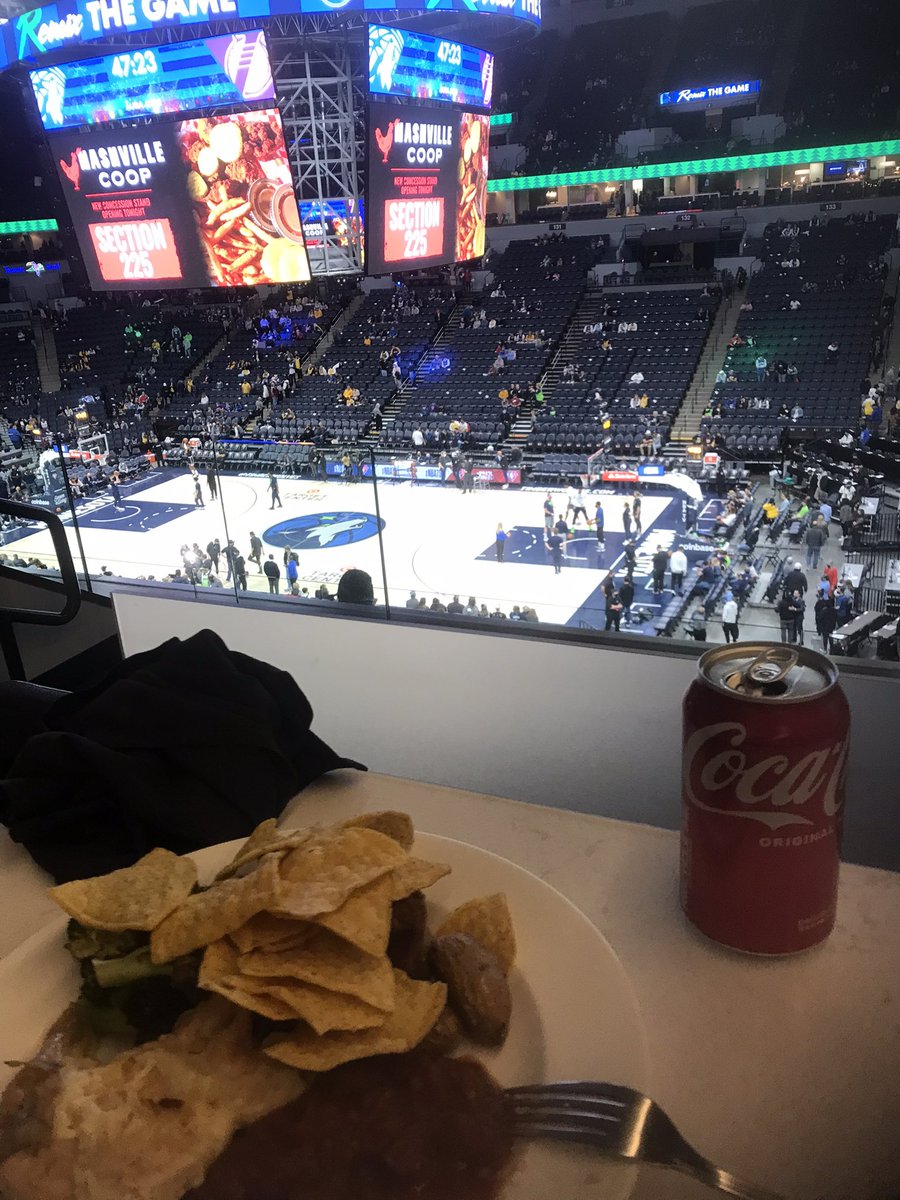 Charlie6Romeo's tweet photo. We in da BUILDING! Living that Suite life baby with @Power22R! FIRE UP WOLVES 🔥 🐺 🌲 #PackPix #WolvesRun #GoPupsGo #MINvsLAL https://t.co/bxU0xbN1nT