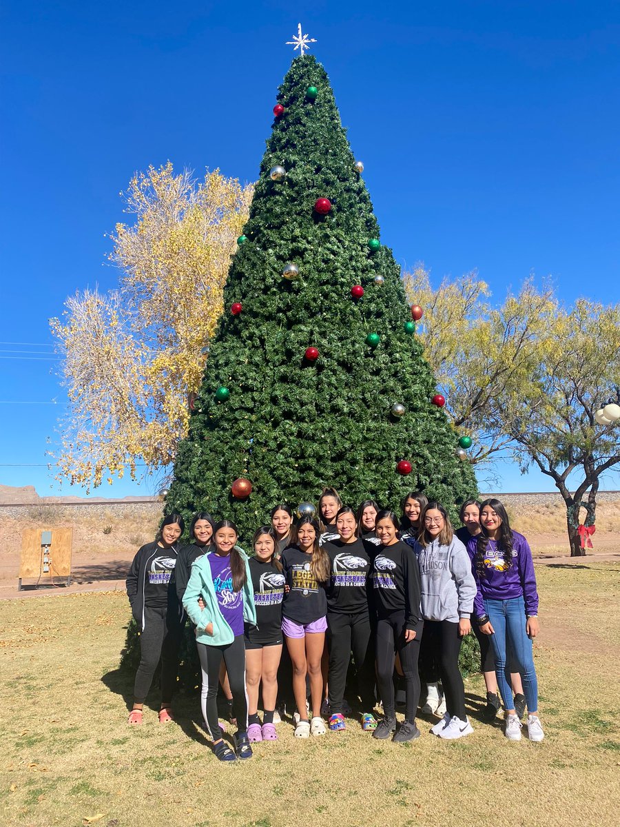 KRAMM2020's tweet photo. ❤️🏀🎄 https://t.co/MzSuOvygVo